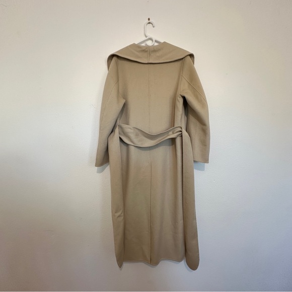 Toteme Robe Coat - Picture 9 of 14